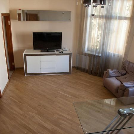 Two Bedroom Apartment With Balcony Kiev Exterior foto