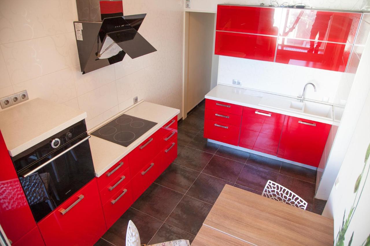 Two Bedroom Apartment With Balcony Kiev Exterior foto