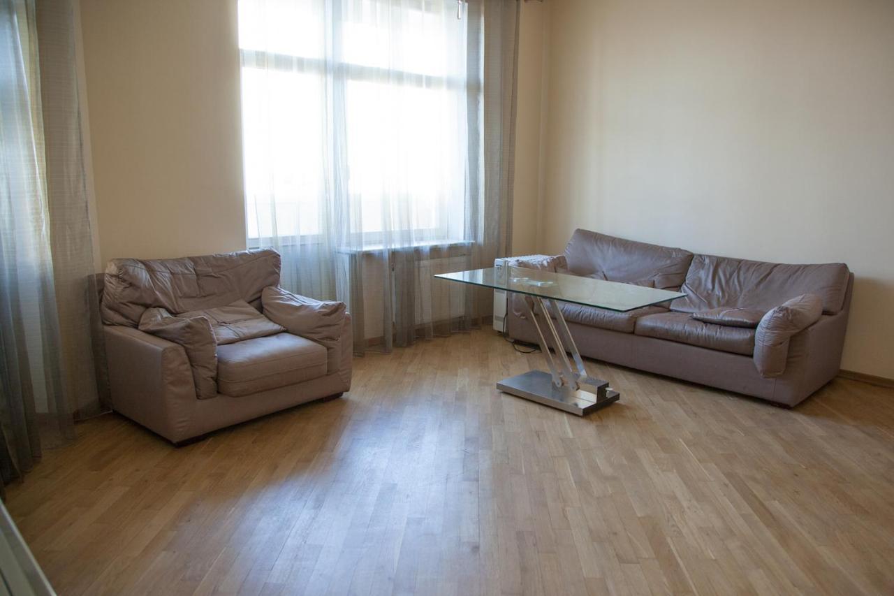 Two Bedroom Apartment With Balcony Kiev Exterior foto